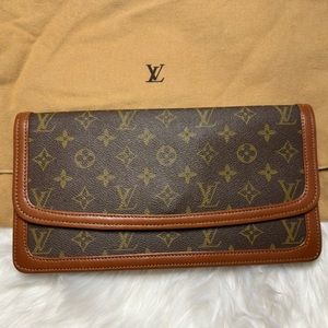 Vintage LV clutch